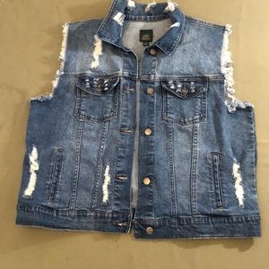 Wild Fable XL  men’s denim distressed Vest.